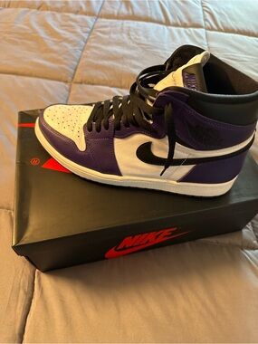 Jordan High-Top Sneaker - White / Purple / Black